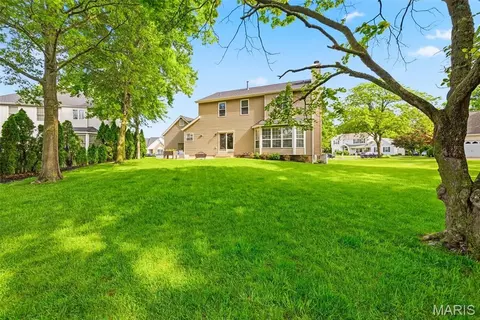 Exterior - 2412 Parkmoor Ct, Ballwin, MO 63021 photo 6 of 10