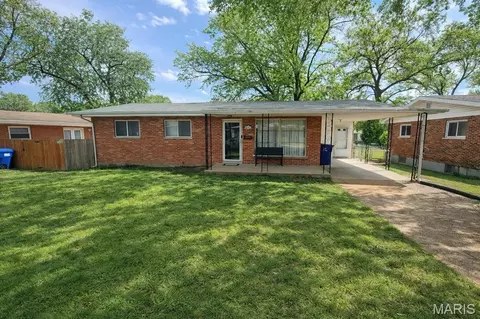840 Naomi Ave, Florissant, MO 63031