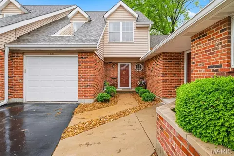 1421 Tahoe Valley Ct, Ballwin, MO 63021