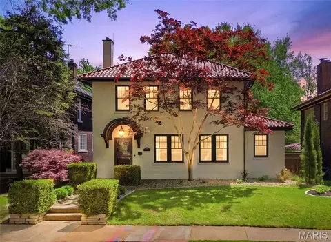 444 Melville Ave, University City, MO 63130