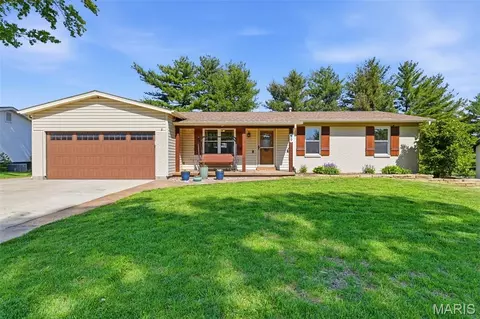 59 Dogwood Ln, Saint Peters, MO 63376