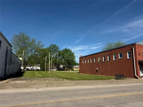 312 S Alvarado Ave, Belle, MO 65013
