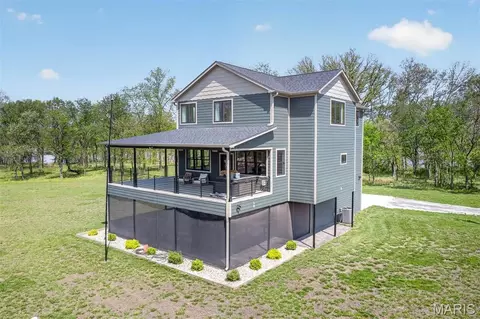 24101 Brink Rd, Carlyle, IL 62231