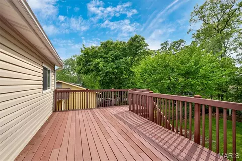 Exterior - 903 Parma Dr, Ballwin, MO 63021 photo 3 of 8