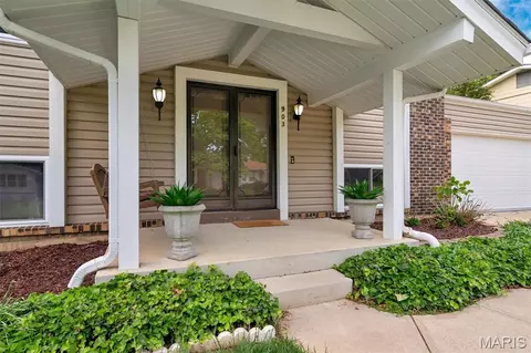 Exterior - 903 Parma Dr, Ballwin, MO 63021 photo 2 of 8