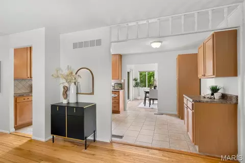 Entry Way - 903 Parma Dr, Ballwin, MO 63021 photo 1 of 1