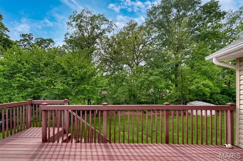 Exterior - 903 Parma Dr, Ballwin, MO 63021 photo 4 of 8