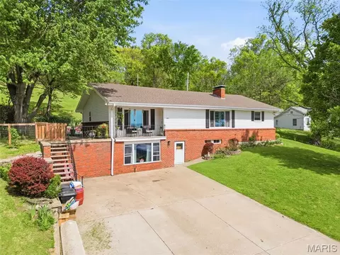 409 Luke St, Clarksville, MO 63336
