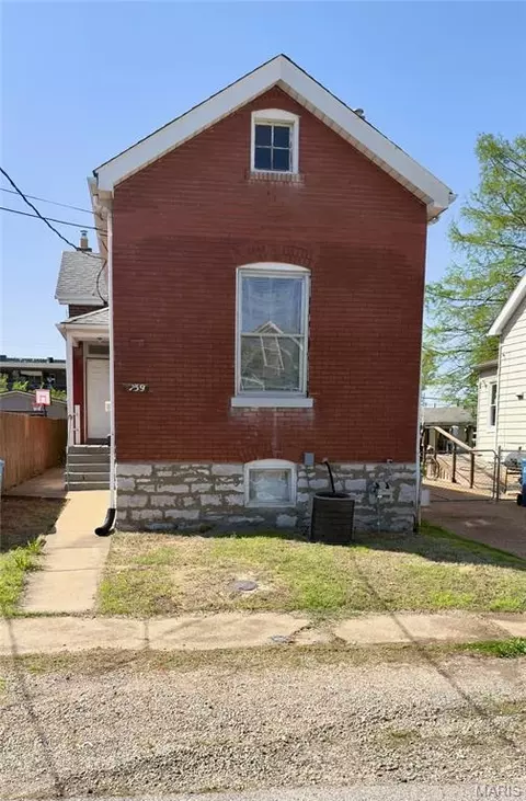 739 Regina Ave, Saint Louis, MO 63125
