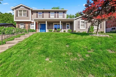 Exterior - 180 Spring Oaks Dr, Ballwin, MO 63011 photo 15 of 18