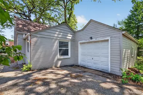 6906 Florian Ave, Saint Louis, MO 63121