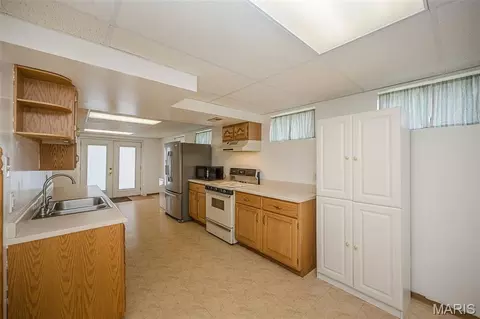 Kitchen - 14 Beckewith Trl, O'fallon, MO 63368 photo 6 of 6