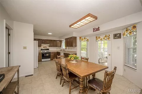 Dining - 14 Beckewith Trl, O'fallon, MO 63368 photo 1 of 1