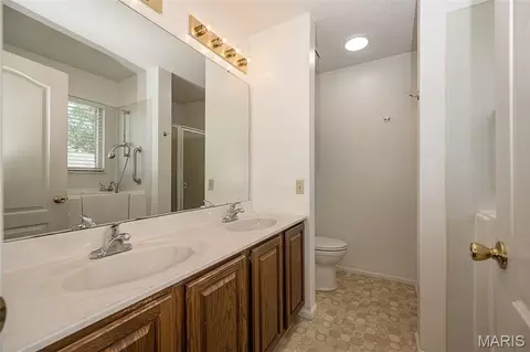 Bath - 14 Beckewith Trl, O'fallon, MO 63368 photo 1 of 5