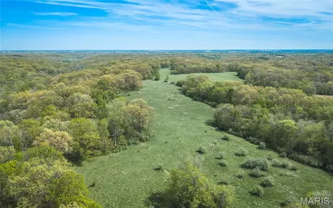 17816 Powerline Rd, Grafton, IL 62037