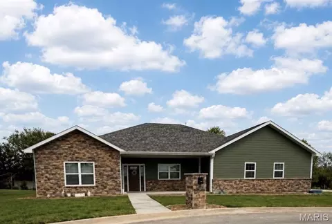 303 Karlie Ct, Linn, MO 65051