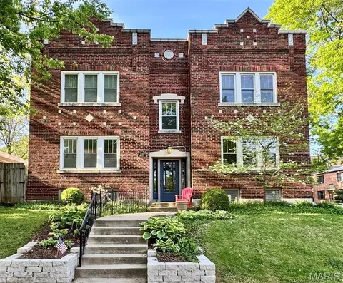 6636 San Bonita Ave #2W, Clayton, MO 63105