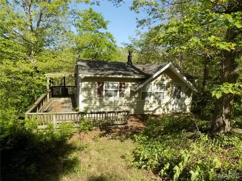 407 Killarney Dr, Ironton, MO 63650