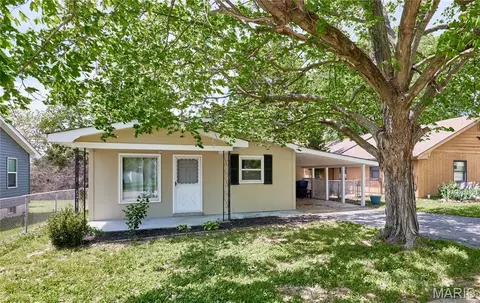 239 Kuhne Blvd, Troy, MO 63379