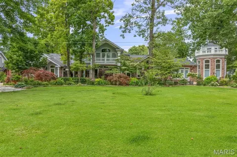 556 Oak Terrace Dr, Farmington, MO 63640