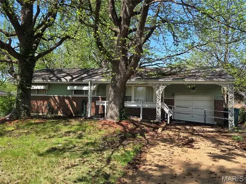 9882 Lawnview Dr, Saint Louis, MO 63136