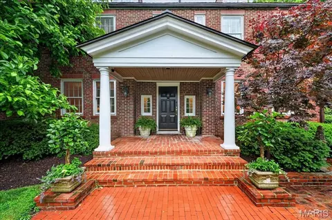 9111 Clayton Rd, Saint Louis, MO 63124