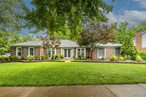 233 Portico Dr, Chesterfield, MO 63017