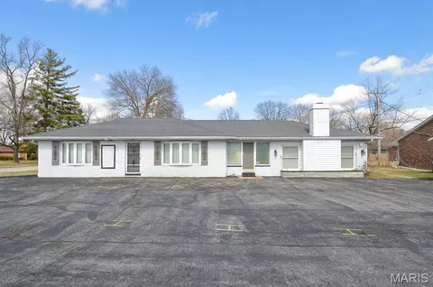 2 Sheryl Dr, Fairview Heights, IL 62208