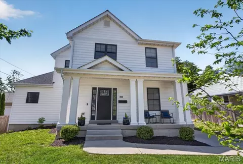 427 Venneman Ave, Glendale, MO 63122