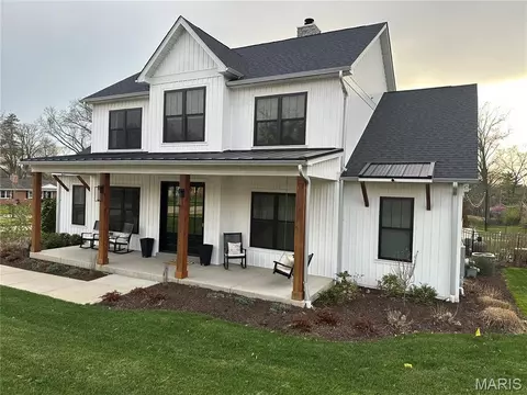 1209 Lockett Ln, Saint Louis, MO 63122