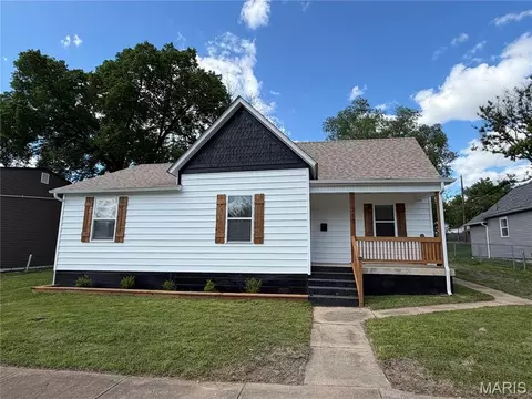 717 Cleveland Ave, Festus, MO 63028