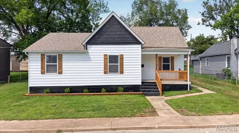 717 Cleveland Ave, Festus, MO 63028