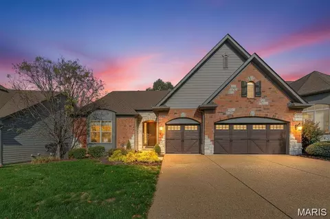 14623 Kendall Ridge Dr, Chesterfield, MO 63017