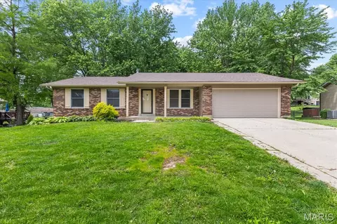 29 Weatherby Dr, Saint Peters, MO 63376