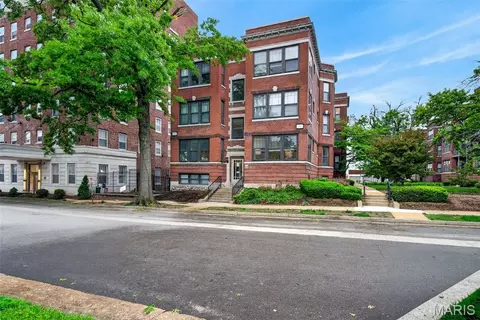 609 Clara Ave #1A, Saint Louis, MO 63112