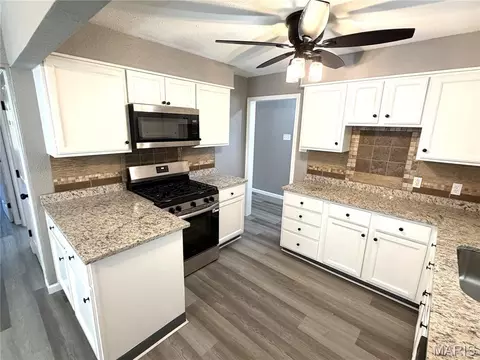 Kitchen - 5268 State Route 156, Waterloo, IL 62298 photo 1 of 3