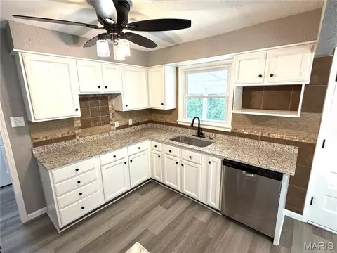 Kitchen - 5268 State Route 156, Waterloo, IL 62298 photo 2 of 3