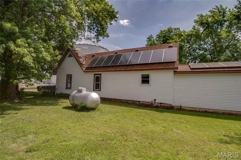 Exterior - 334 E Malone St, Palmyra, IL 62674 photo 12 of 13