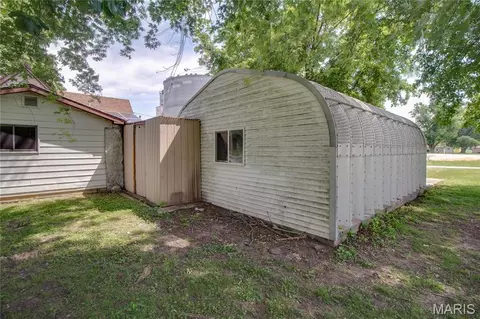 Exterior - 334 E Malone St, Palmyra, IL 62674 photo 8 of 13