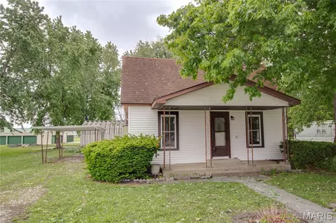 334 E Malone St, Palmyra, IL 62674