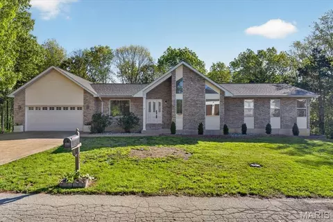 9480 Easy St, Hillsboro, MO 63050