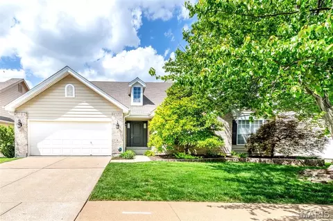 11431 Daykin Dr, Saint Louis, MO 63146