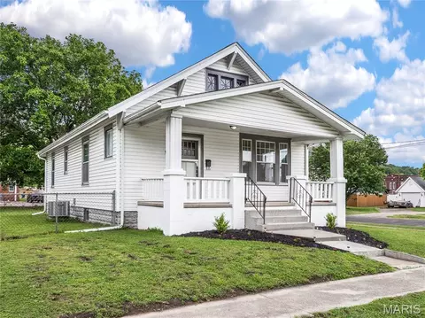 112 S First St, Caseyville, IL 62232