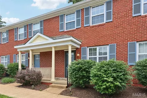 8854 Flamingo Ct, Saint Louis, MO 63144