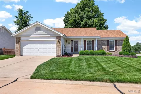 303 Harper Ct, Saint Peters, MO 63376