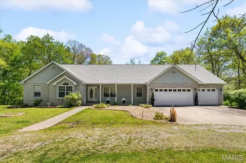 12532 Tree Line Dr, Highland, IL 62249