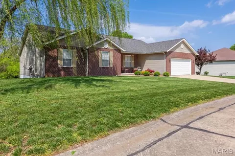 445 Steven Dr, Red Bud, IL 62278