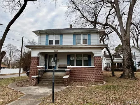335 E North, Du Quoin, IL 62832