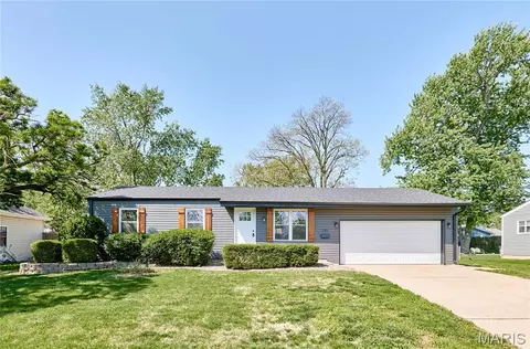 901 Love Dr, O'fallon, MO 63366