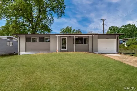 10269 Dacey Dr, Dellwood, MO 63136